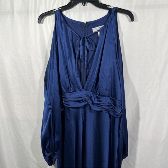 NWT IEENA Mac Duggal [ 14 ] Plunge‎ Neck Long Sleeve Satin Gown in Midnight - Picture 8 of 16